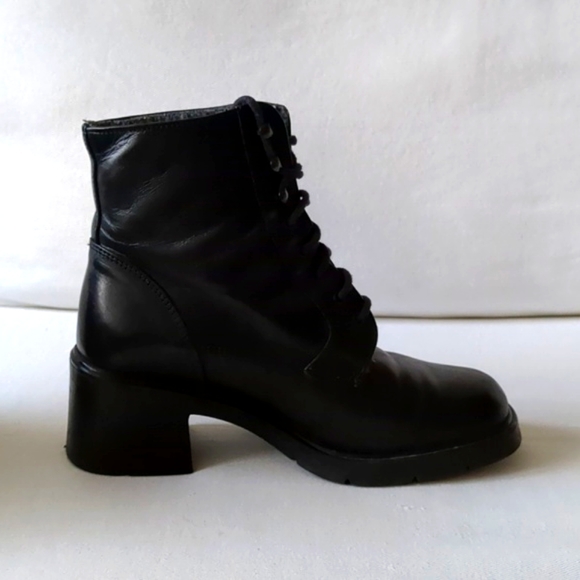 Feetfirst. Leather Heeled Boots. Black. Size 37 EU - Picture 9 of 15